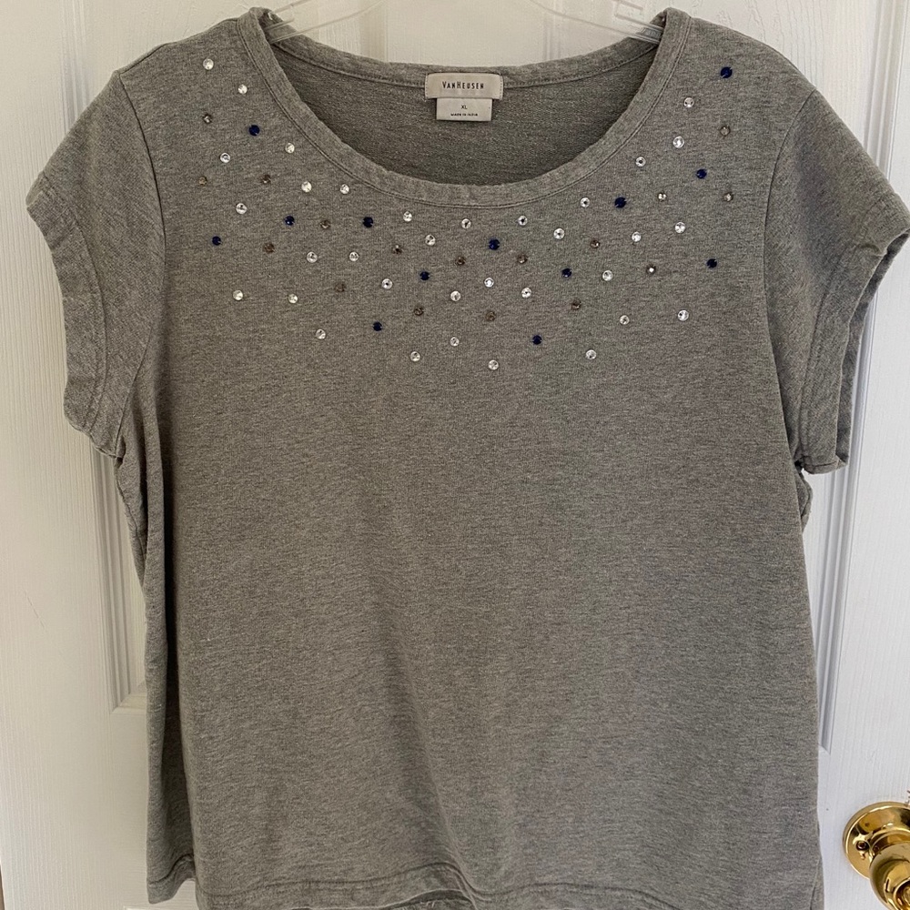 XL VanHeusen short sleeve sweatshirt